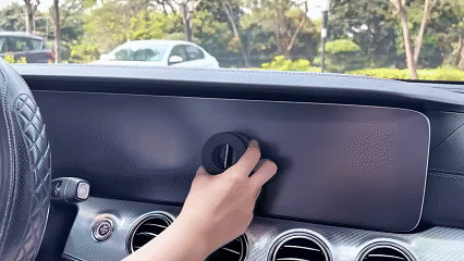 🔥 Retractable Car Phone Mount - 360° Magnetic Holder